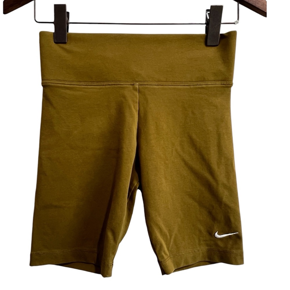 Nike Leg-A-See Bike Shorts Size Small✨
